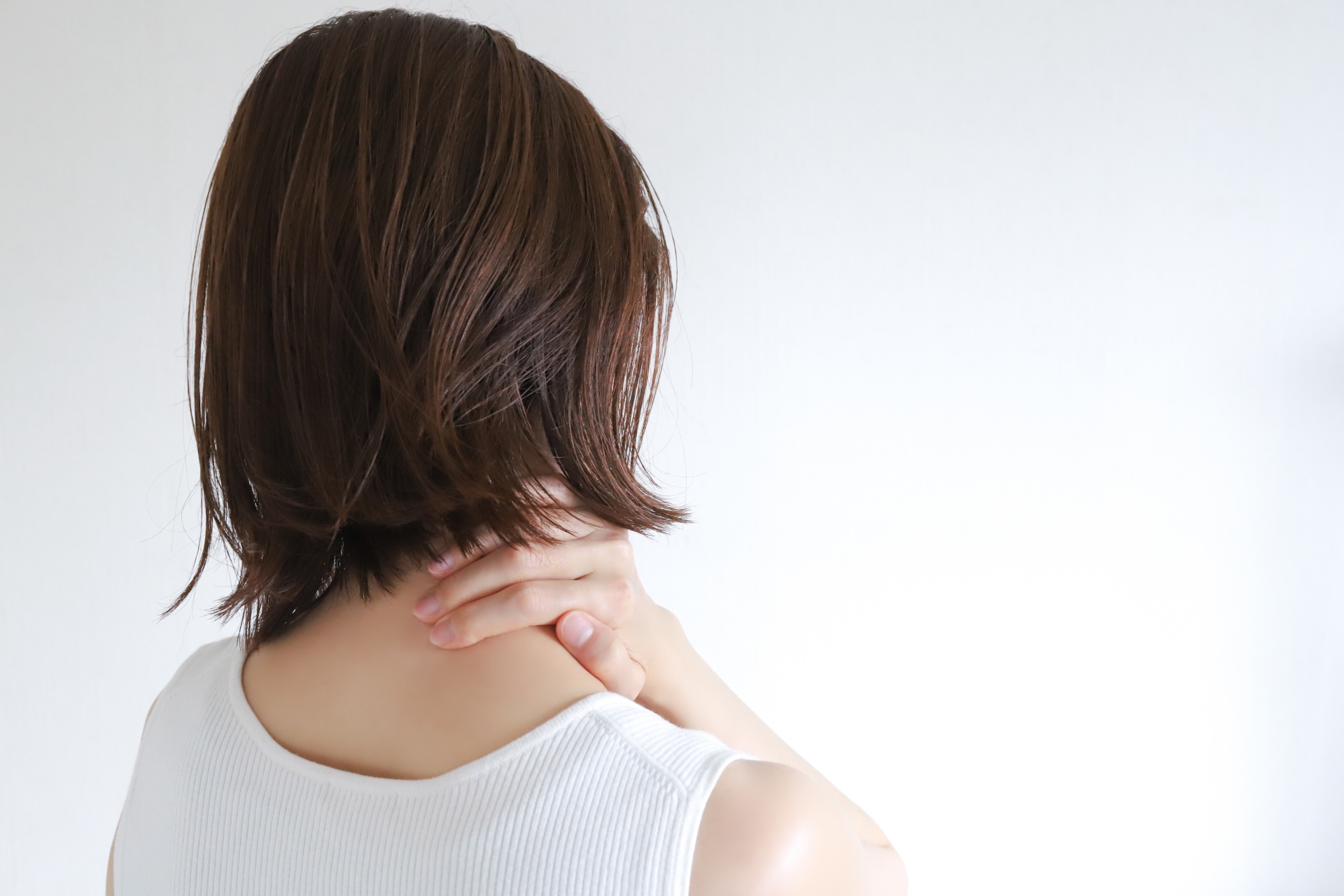 【枚方】繰り返す寝違え|朝起きたら首が回らない原因と対処